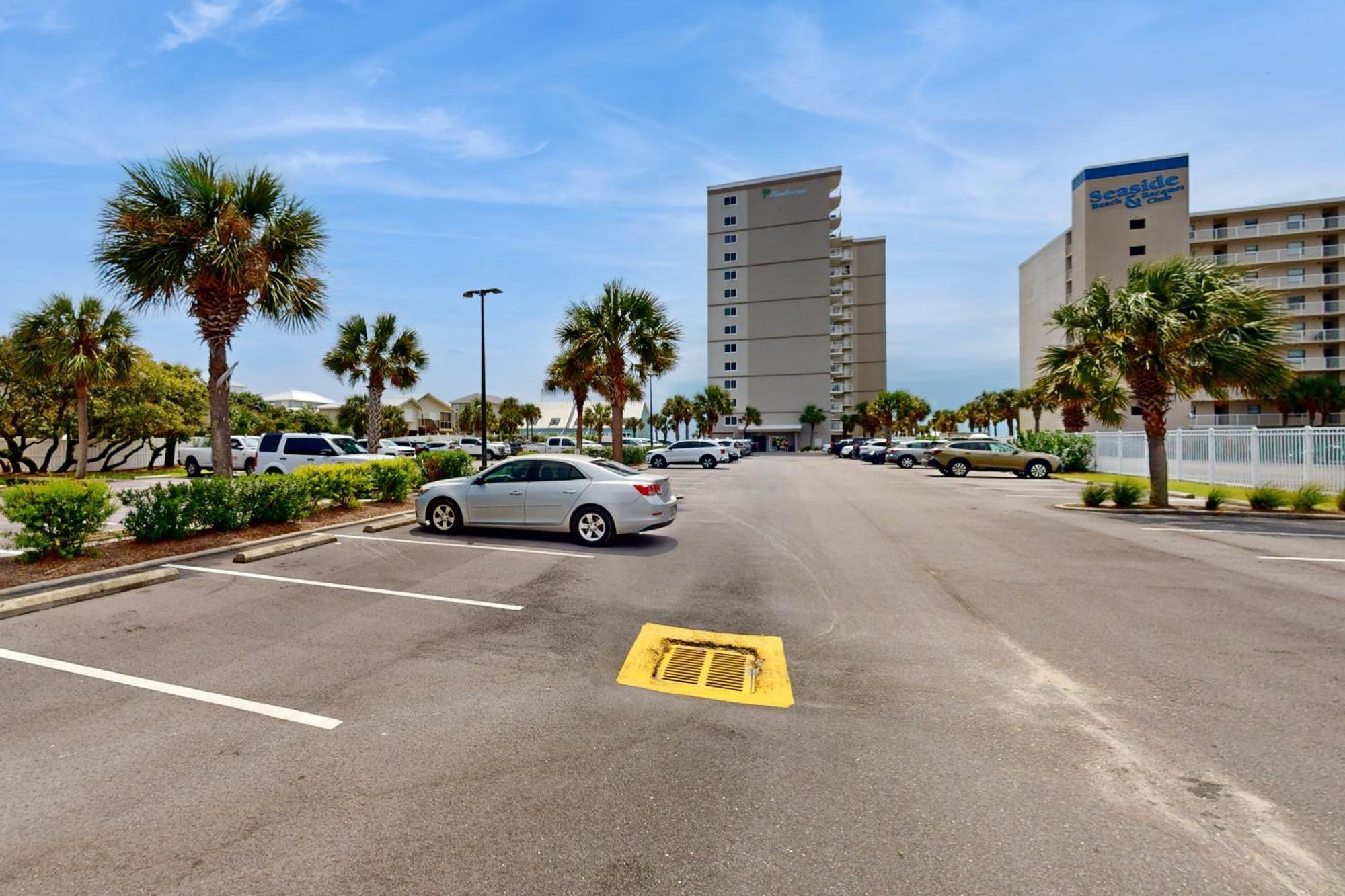 Tradewinds 501 Apartment *